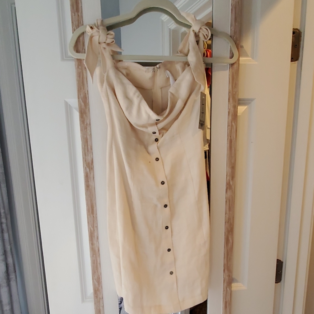 Cream dress Astr, never been worn tags on